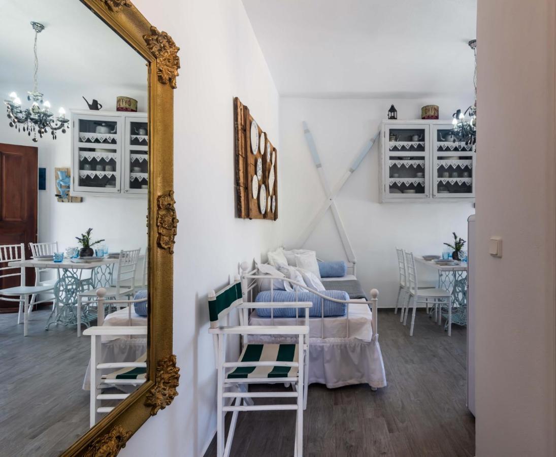 Maison Triantatria Plaka  Exteriér fotografie
